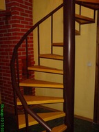 Изготовление и монтаж деревянных винтовых лестниц.